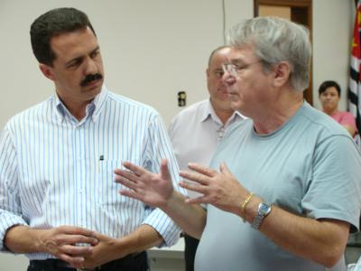 Vereador Elói Sippel com o Deputado Estadual Itamar Borges, do PMDB. FOTO: Henrique Sugano Perama.