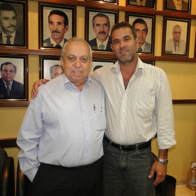 Antônio Alves da Silva, prefeito de Parapuã-SP, e o presidente da Câmara Municipal de Guararapes-SP, Genival Fonseca. FOTO: Henrique Sugano Perama.